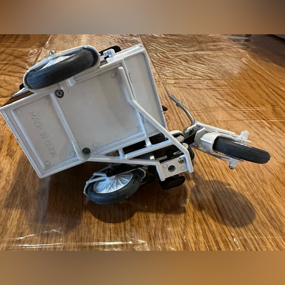 Vintage See's Candies Motorcycle Delivery Truck With Sidecar and Driver Diecast - Picture 11 of 11